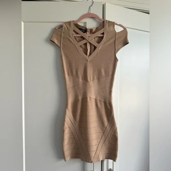 Bebe Off Shoulder Bandage Stretch Short Bodycon Mini Dress in Beige size… - Picture 1 of 8